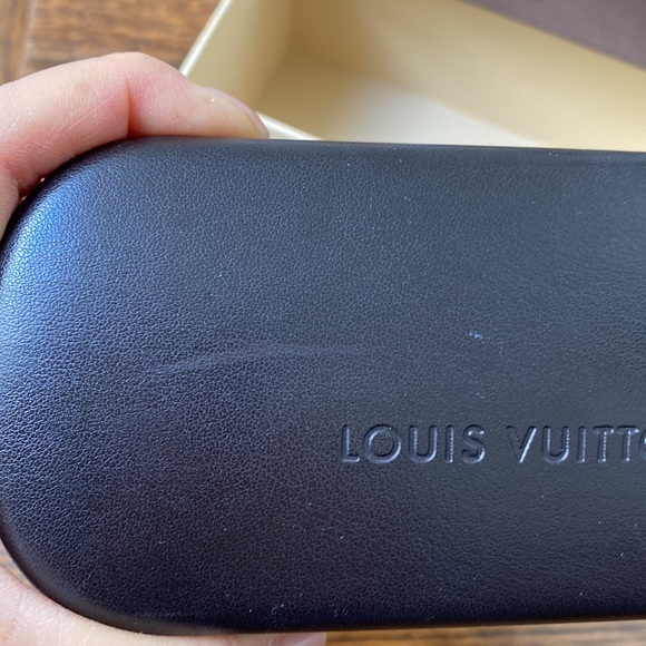 Authentic LV sunglasses - Picture 6 of 7